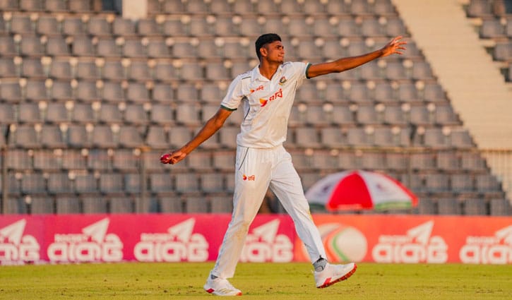 বল ছুড়ে মারায় নাহিদ রানাকে আইসিসির শাস্তি